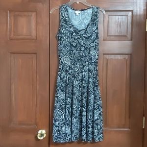 EUC LuLaRoe black & white paisley Nicki size S